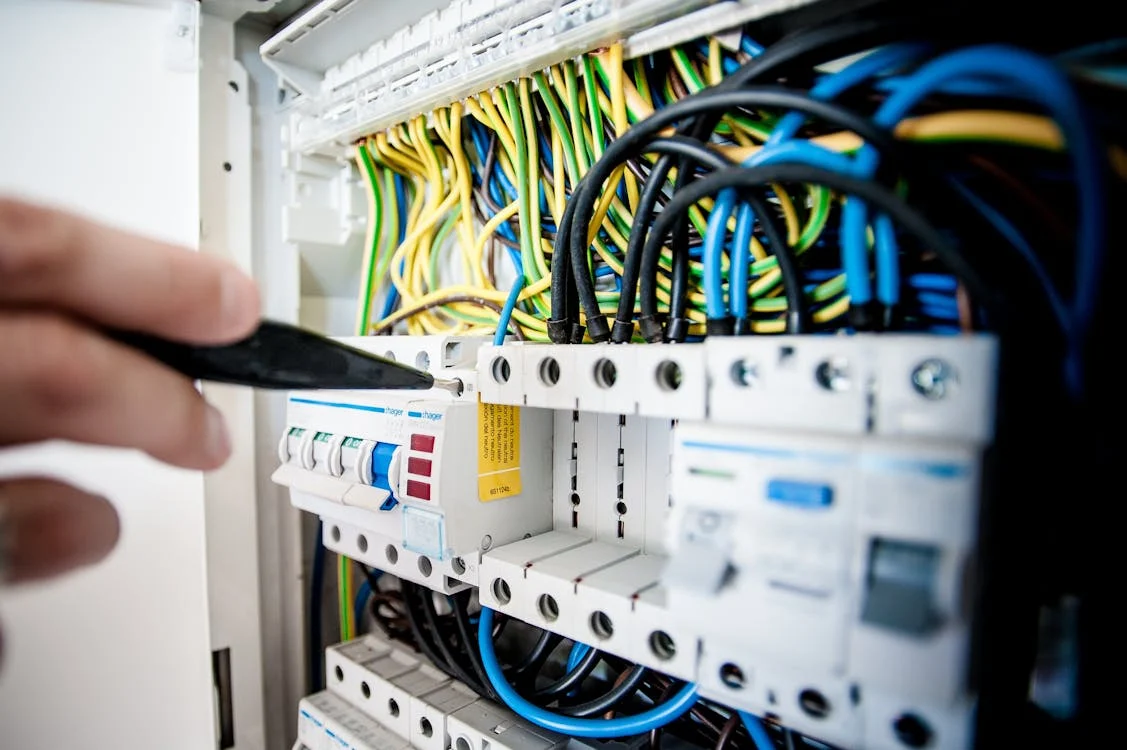 Elektricien aan het werk